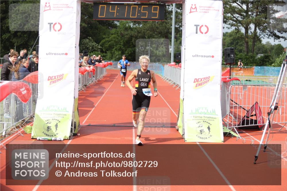 14.06.2026 - 7 Türme Triathlon Andreas Tolksdorf http://msf.ph/oto/9802729 14.06.2026 15:10:57 Ziel 931, 1042 meine-sportfotos.de