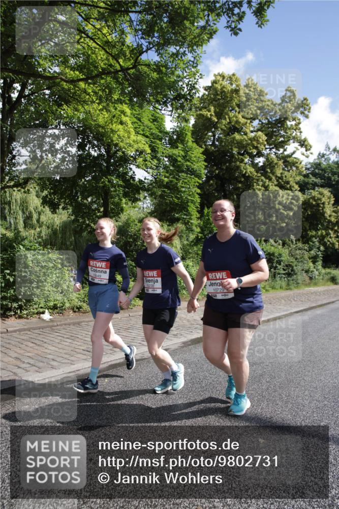 14.06.2026 - REWE Women's Run Jannik Wohlers http://msf.ph/oto/9802731 14.06.2026 10:15:44 Laufen 10649, 11239, 10729 meine-sportfotos.de