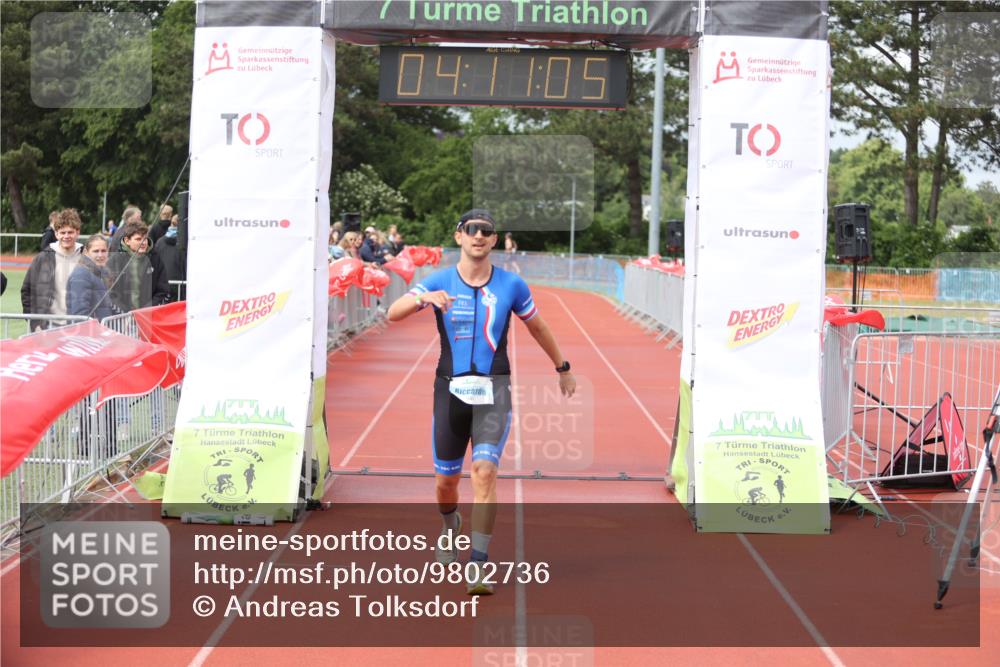 14.06.2026 - 7 Türme Triathlon Andreas Tolksdorf http://msf.ph/oto/9802736 14.06.2026 15:11:04 Ziel 931, 1042 meine-sportfotos.de