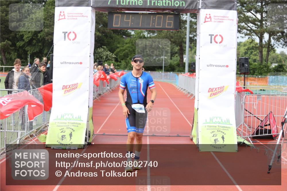 14.06.2026 - 7 Türme Triathlon Andreas Tolksdorf http://msf.ph/oto/9802740 14.06.2026 15:11:04 Ziel 931, 1042 meine-sportfotos.de