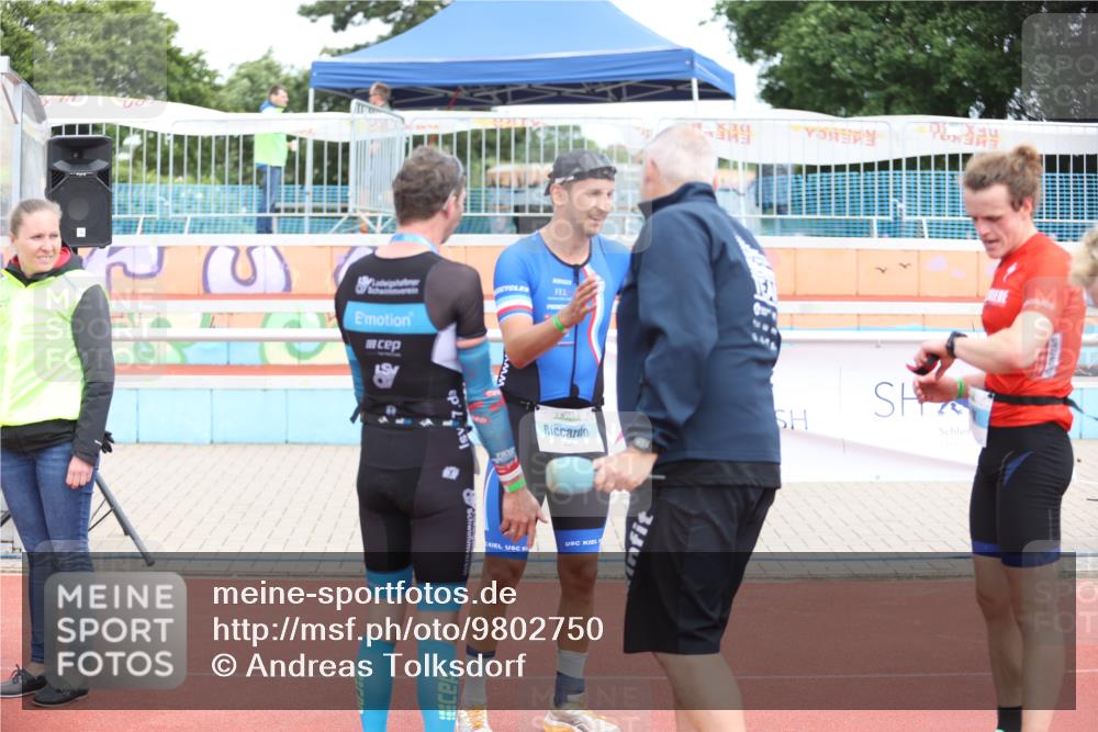 14.06.2026 - 7 Türme Triathlon Andreas Tolksdorf http://msf.ph/oto/9802750 14.06.2026 15:11:54 Ziel  meine-sportfotos.de