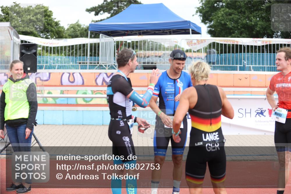 14.06.2026 - 7 Türme Triathlon Andreas Tolksdorf http://msf.ph/oto/9802753 14.06.2026 15:11:58 Ziel  meine-sportfotos.de