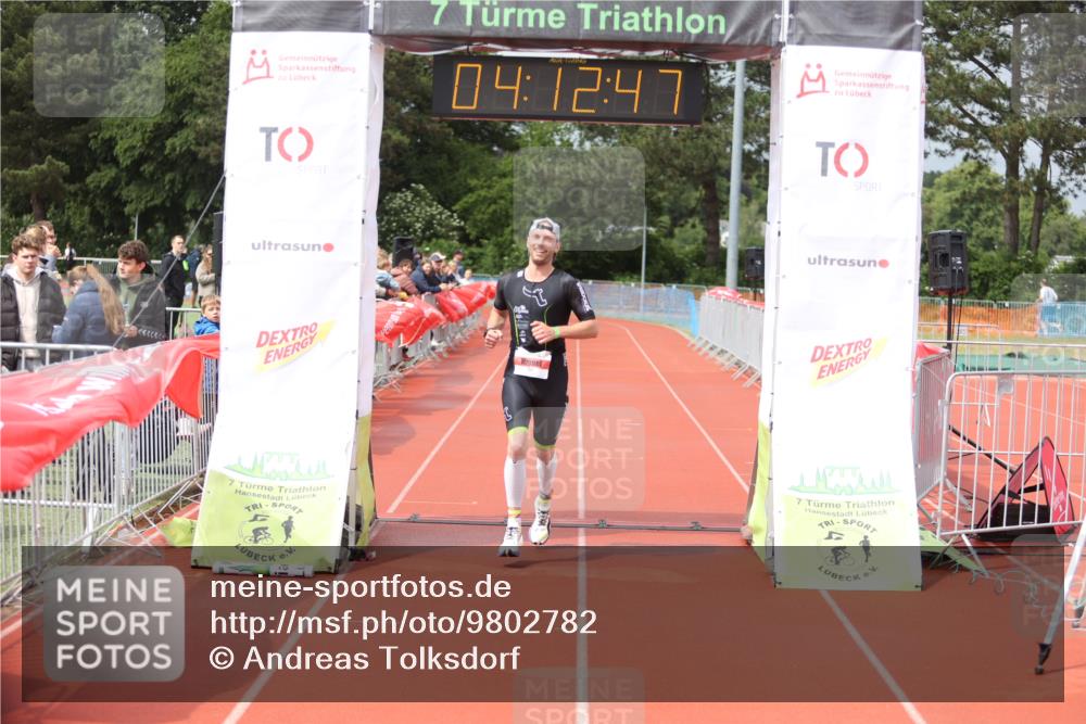 14.06.2026 - 7 Türme Triathlon Andreas Tolksdorf http://msf.ph/oto/9802782 14.06.2026 15:12:46 Ziel 757 meine-sportfotos.de