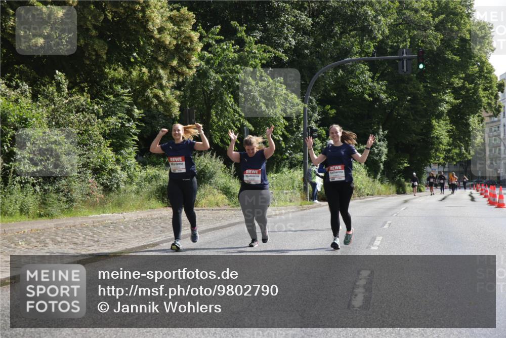 14.06.2026 - REWE Women's Run Jannik Wohlers http://msf.ph/oto/9802790 14.06.2026 10:16:16 Laufen 10560 meine-sportfotos.de