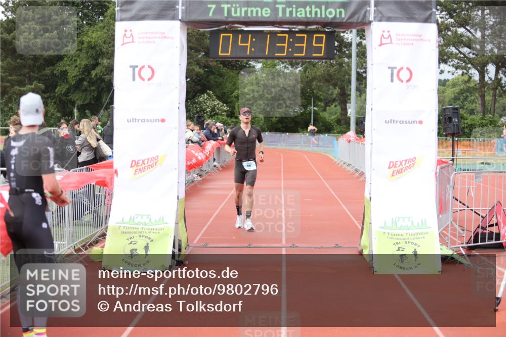 14.06.2026 - 7 Türme Triathlon Andreas Tolksdorf http://msf.ph/oto/9802796 14.06.2026 15:13:38 Ziel 924 meine-sportfotos.de