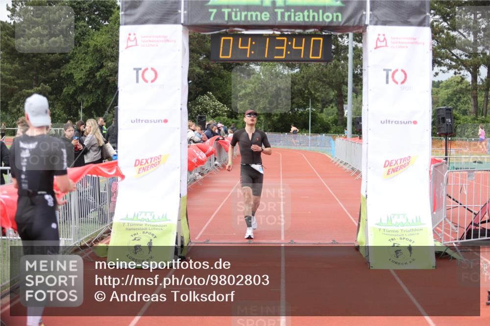 14.06.2026 - 7 Türme Triathlon Andreas Tolksdorf http://msf.ph/oto/9802803 14.06.2026 15:13:38 Ziel 924 meine-sportfotos.de