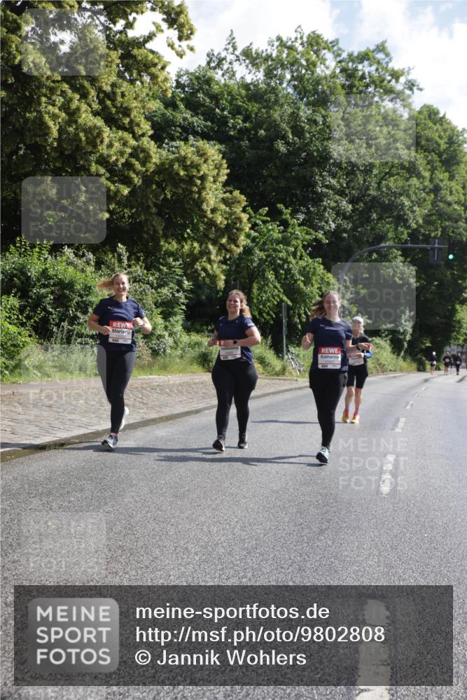 14.06.2026 - REWE Women's Run Jannik Wohlers http://msf.ph/oto/9802808 14.06.2026 10:16:18 Laufen 10681 meine-sportfotos.de