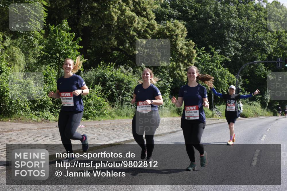 14.06.2026 - REWE Women's Run Jannik Wohlers http://msf.ph/oto/9802812 14.06.2026 10:16:19 Laufen 11203, 10681, 10560, 1 meine-sportfotos.de