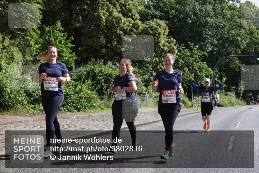 14.06.2026 - REWE Women's Run Jannik Wohlers http://msf.ph/oto/9802816 14.06.2026 10:16:19 Laufen 11203, 517, 10681, 10560, 7 meine-sportfotos.de