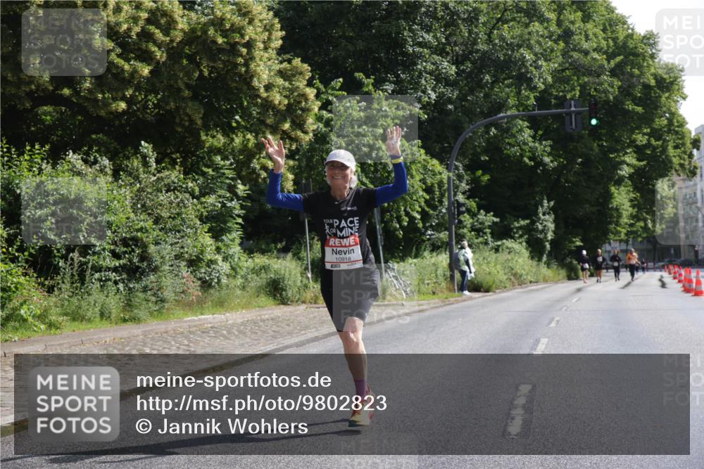 14.06.2026 - REWE Women's Run Jannik Wohlers http://msf.ph/oto/9802823 14.06.2026 10:16:20 Laufen 10918 meine-sportfotos.de