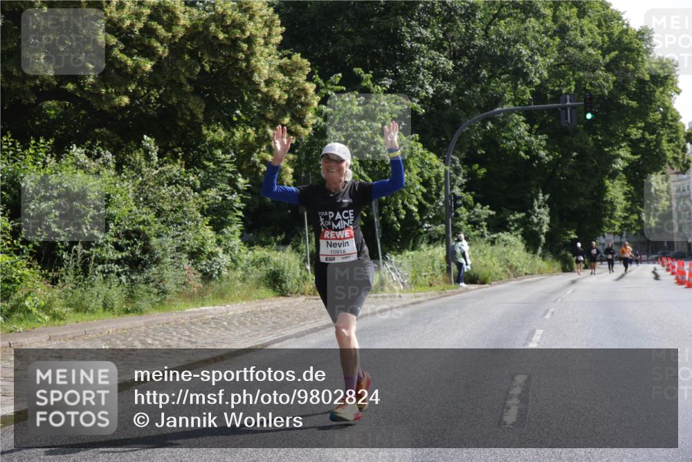 14.06.2026 - REWE Women's Run Jannik Wohlers http://msf.ph/oto/9802824 14.06.2026 10:16:21 Laufen 10918 meine-sportfotos.de