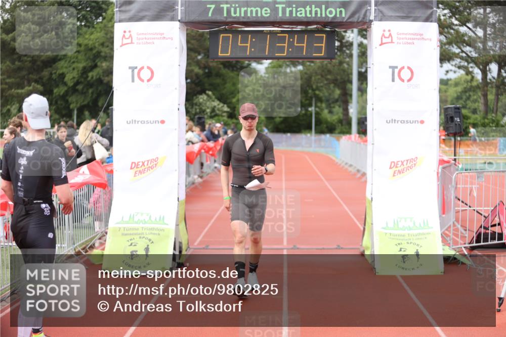 14.06.2026 - 7 Türme Triathlon Andreas Tolksdorf http://msf.ph/oto/9802825 14.06.2026 15:13:41 Ziel 924 meine-sportfotos.de