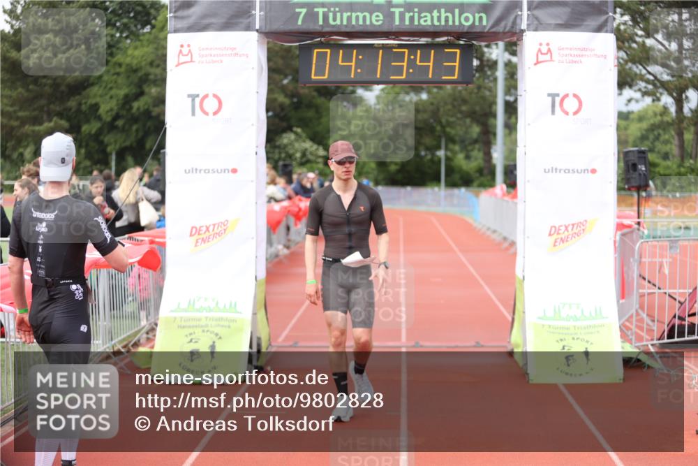 14.06.2026 - 7 Türme Triathlon Andreas Tolksdorf http://msf.ph/oto/9802828 14.06.2026 15:13:41 Ziel 924 meine-sportfotos.de