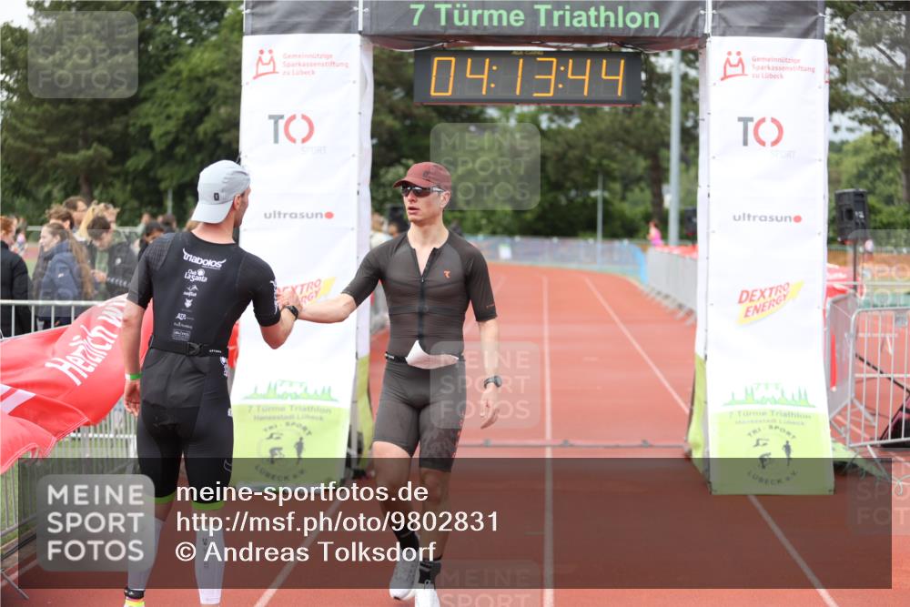 14.06.2026 - 7 Türme Triathlon Andreas Tolksdorf http://msf.ph/oto/9802831 14.06.2026 15:13:43 Ziel 924 meine-sportfotos.de