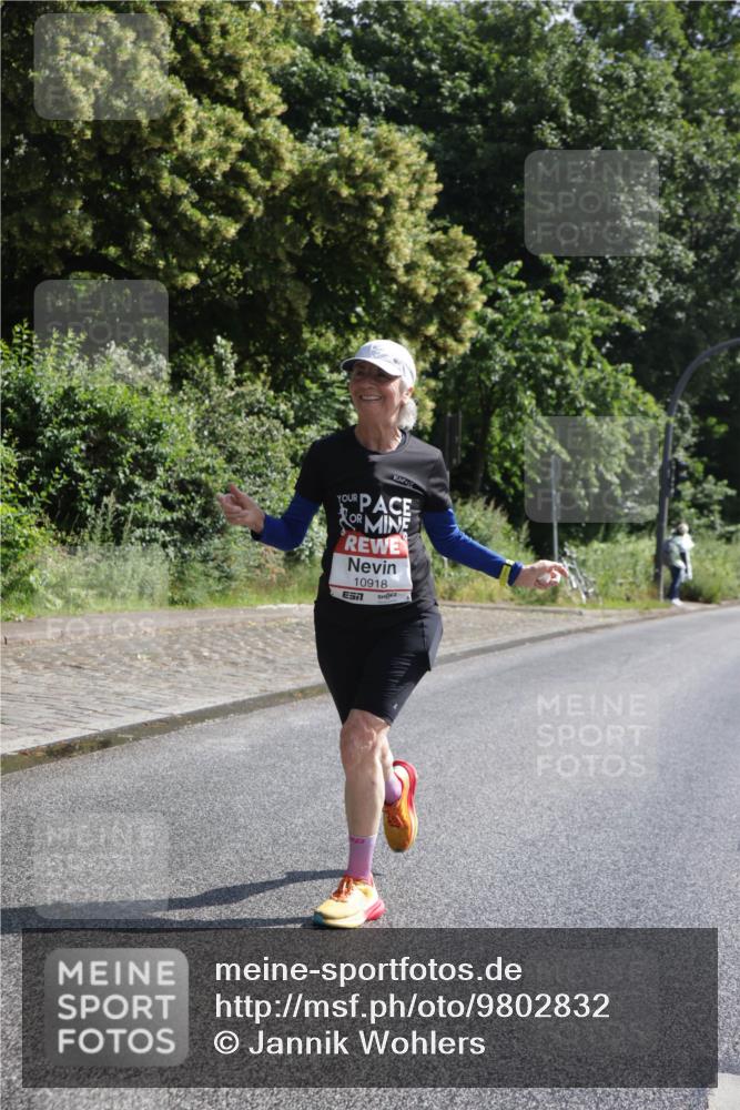 14.06.2026 - REWE Women's Run Jannik Wohlers http://msf.ph/oto/9802832 14.06.2026 10:16:21 Laufen 10918 meine-sportfotos.de