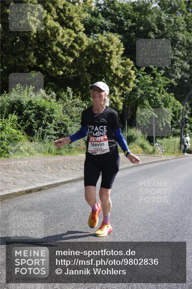 14.06.2026 - REWE Women's Run Jannik Wohlers http://msf.ph/oto/9802836 14.06.2026 10:16:22 Laufen 10918 meine-sportfotos.de