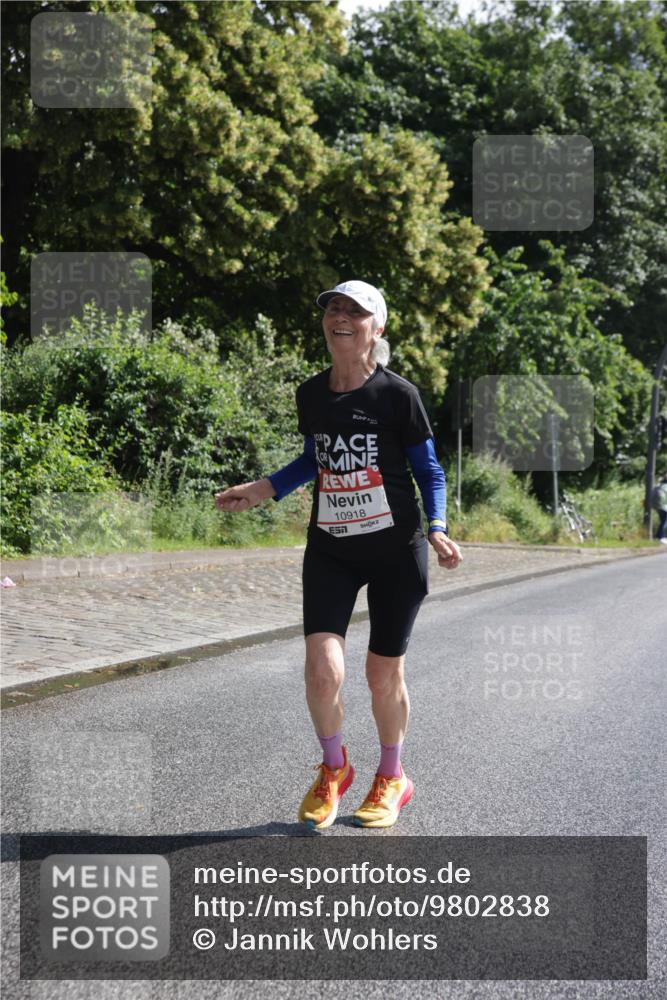 14.06.2026 - REWE Women's Run Jannik Wohlers http://msf.ph/oto/9802838 14.06.2026 10:16:22 Laufen 10918 meine-sportfotos.de