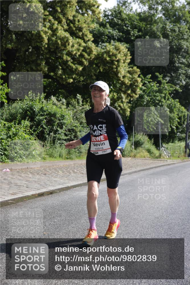 14.06.2026 - REWE Women's Run Jannik Wohlers http://msf.ph/oto/9802839 14.06.2026 10:16:22 Laufen 10918 meine-sportfotos.de