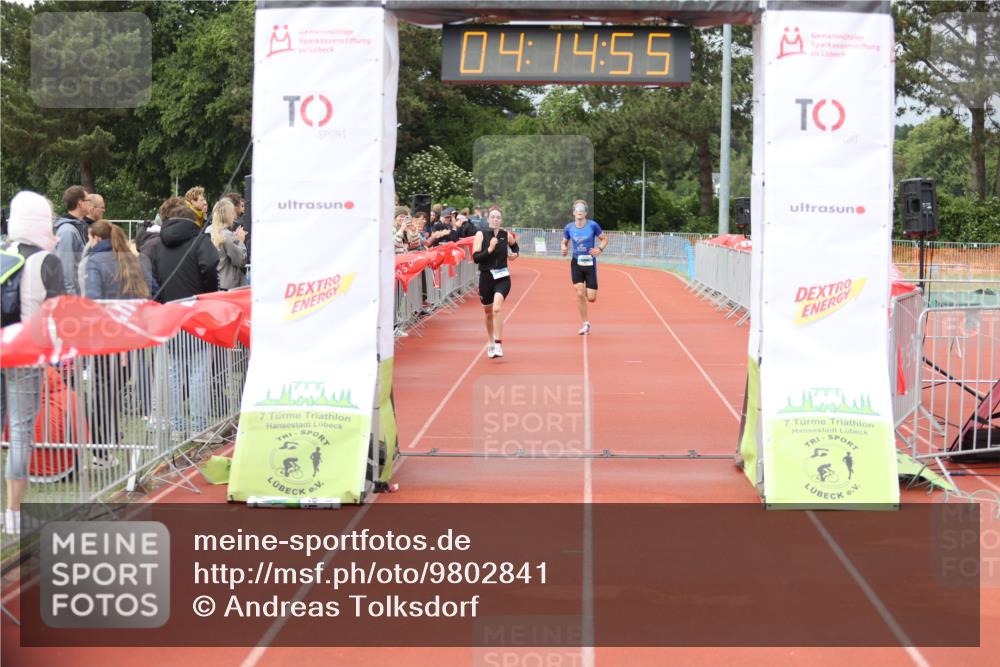14.06.2026 - 7 Türme Triathlon Andreas Tolksdorf http://msf.ph/oto/9802841 14.06.2026 15:14:54 Ziel 957, 1103 meine-sportfotos.de