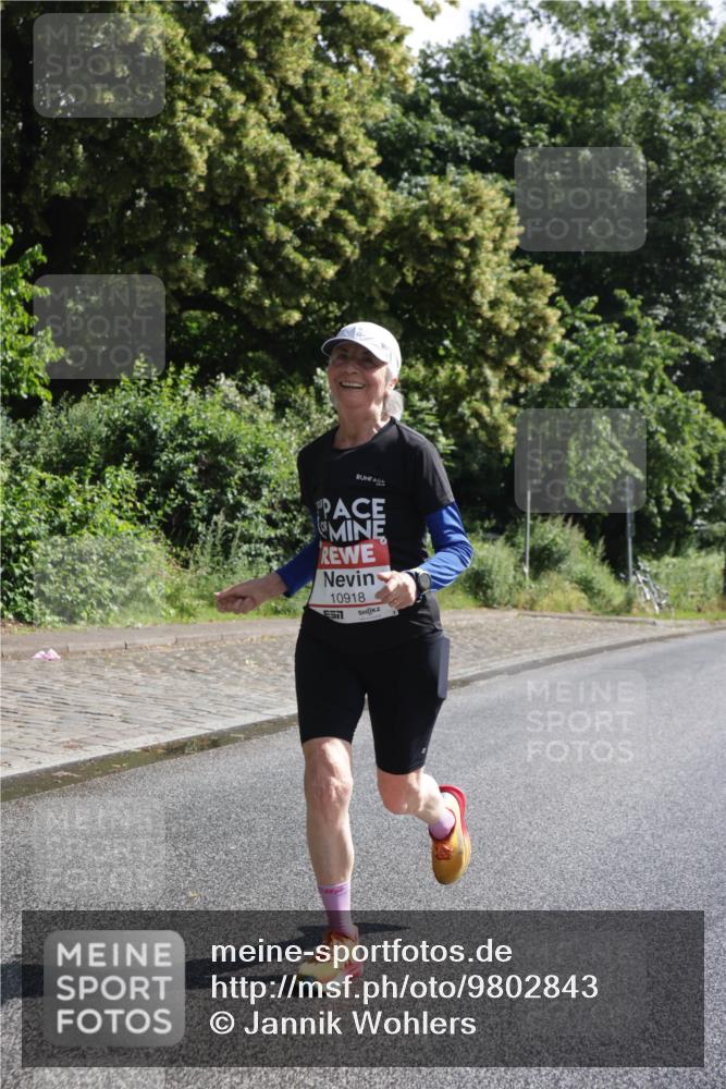 14.06.2026 - REWE Women's Run Jannik Wohlers http://msf.ph/oto/9802843 14.06.2026 10:16:22 Laufen 10918 meine-sportfotos.de