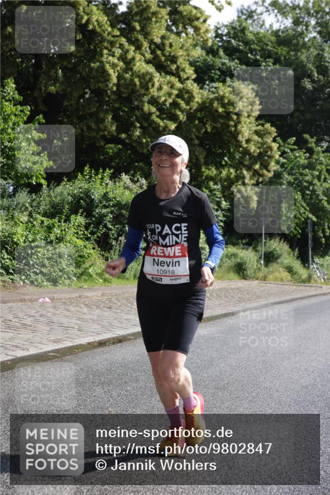 14.06.2026 - REWE Women's Run Jannik Wohlers http://msf.ph/oto/9802847 14.06.2026 10:16:22 Laufen 10918 meine-sportfotos.de