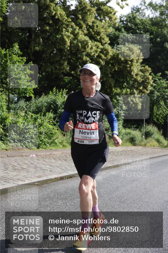 14.06.2026 - REWE Women's Run Jannik Wohlers http://msf.ph/oto/9802850 14.06.2026 10:16:22 Laufen 10918 meine-sportfotos.de