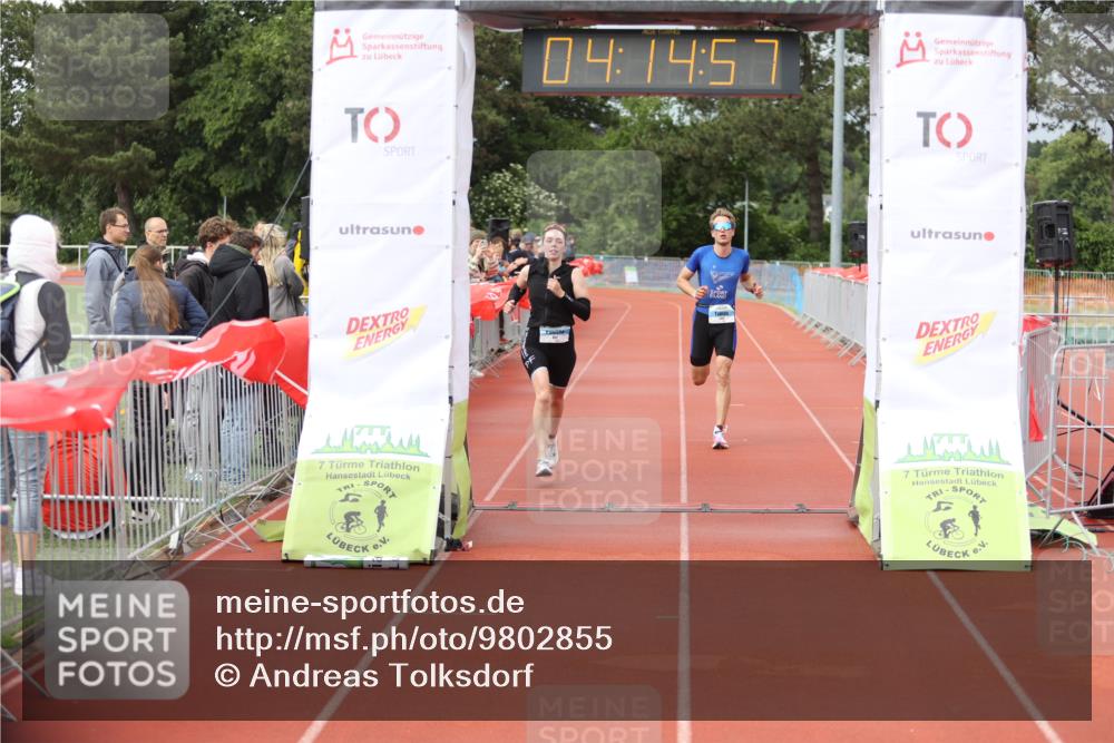 14.06.2026 - 7 Türme Triathlon Andreas Tolksdorf http://msf.ph/oto/9802855 14.06.2026 15:14:55 Ziel 957, 1103 meine-sportfotos.de