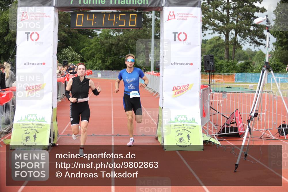 14.06.2026 - 7 Türme Triathlon Andreas Tolksdorf http://msf.ph/oto/9802863 14.06.2026 15:14:56 Ziel 957, 1103 meine-sportfotos.de