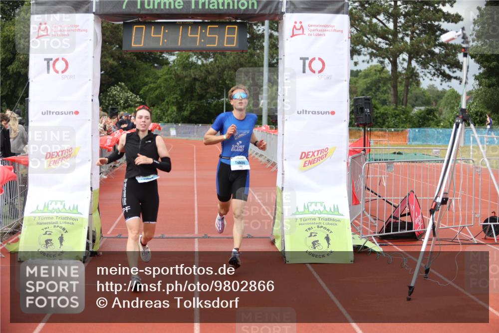 14.06.2026 - 7 Türme Triathlon Andreas Tolksdorf http://msf.ph/oto/9802866 14.06.2026 15:14:57 Ziel 957, 1103 meine-sportfotos.de