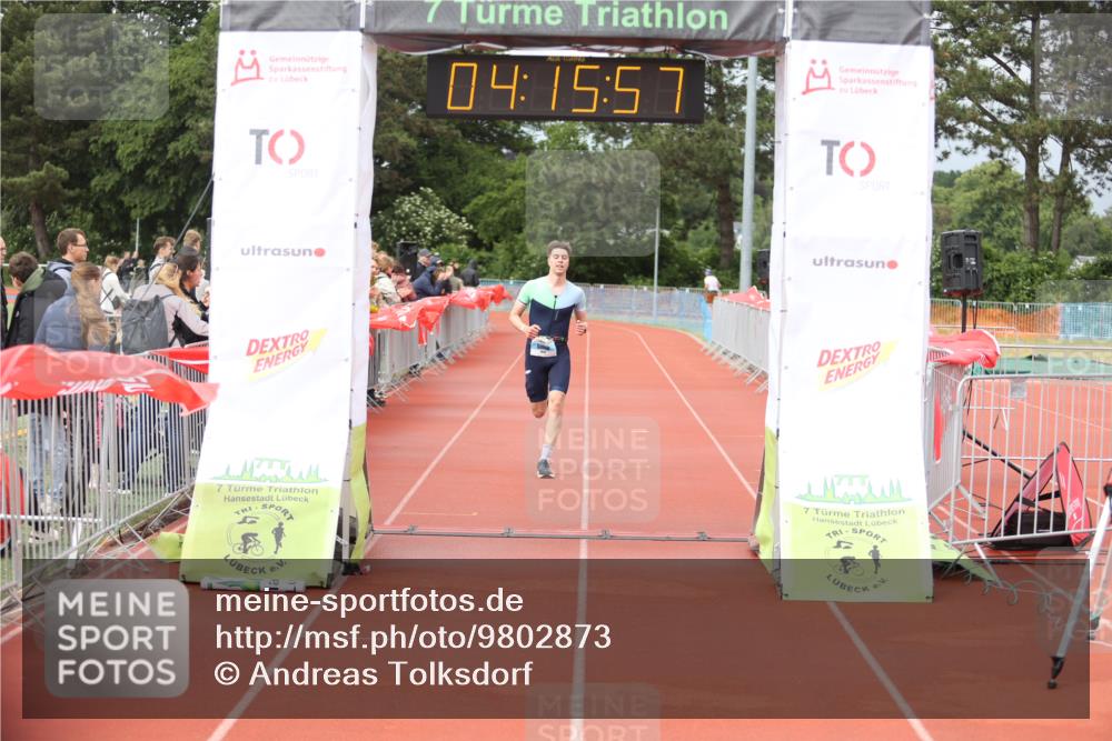 14.06.2026 - 7 Türme Triathlon Andreas Tolksdorf http://msf.ph/oto/9802873 14.06.2026 15:15:56 Ziel 1006 meine-sportfotos.de