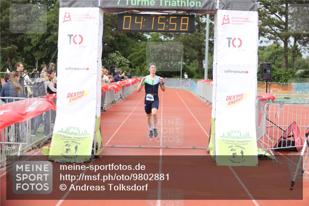 14.06.2026 - 7 Türme Triathlon Andreas Tolksdorf http://msf.ph/oto/9802881 14.06.2026 15:15:56 Ziel 1006 meine-sportfotos.de