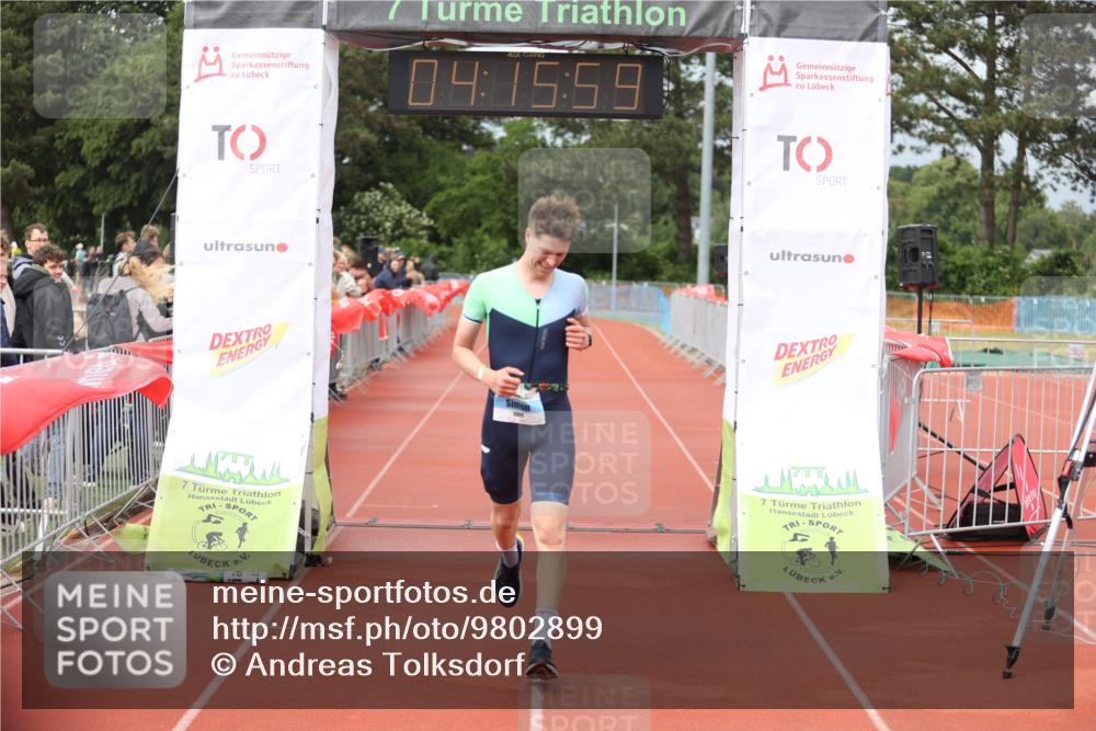 14.06.2026 - 7 Türme Triathlon Andreas Tolksdorf http://msf.ph/oto/9802899 14.06.2026 15:15:58 Ziel 1006 meine-sportfotos.de