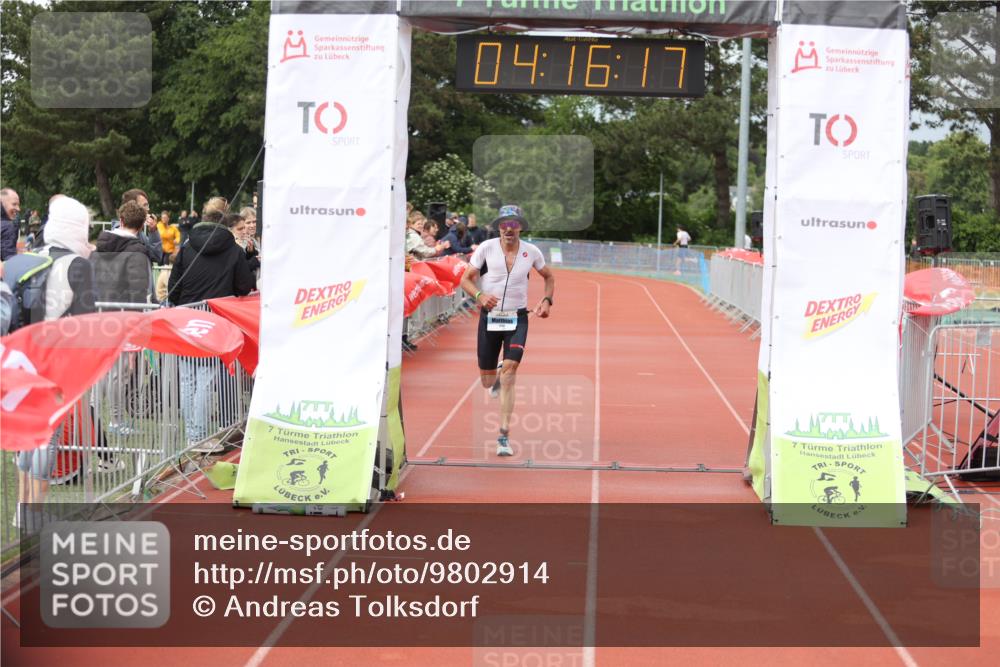 14.06.2026 - 7 Türme Triathlon Andreas Tolksdorf http://msf.ph/oto/9802914 14.06.2026 15:16:16 Ziel 1118 meine-sportfotos.de