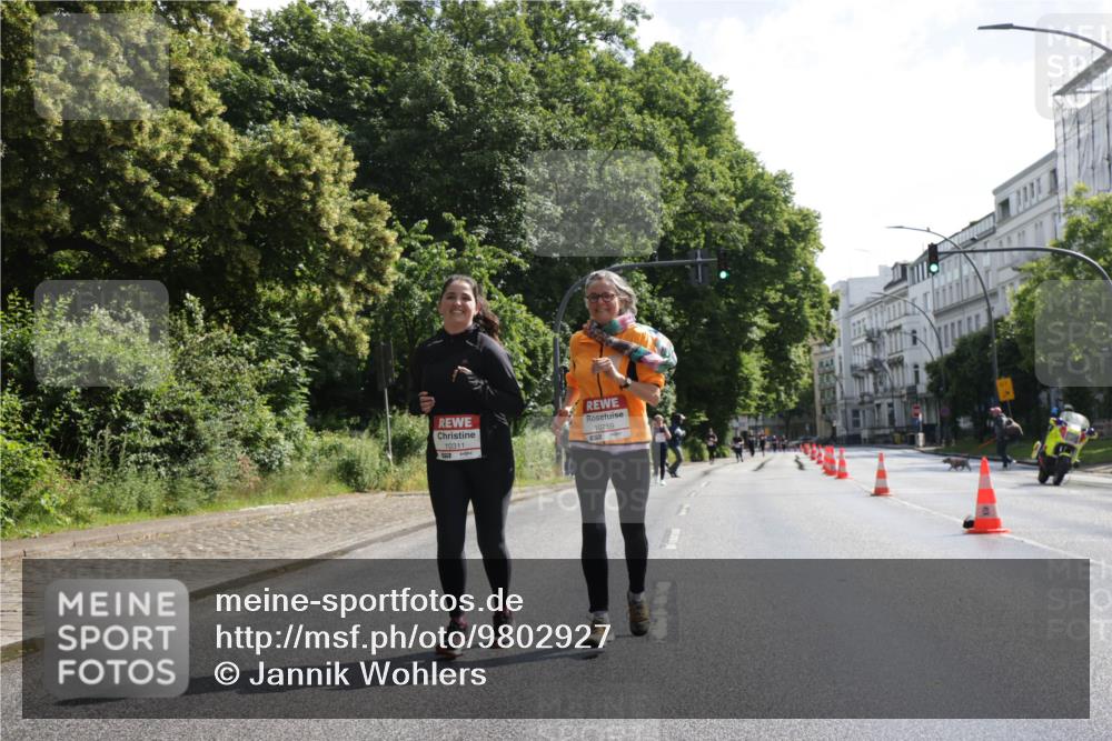 14.06.2026 - REWE Women's Run Jannik Wohlers http://msf.ph/oto/9802927 14.06.2026 10:16:48 Laufen 10311, 1577, 10759 meine-sportfotos.de