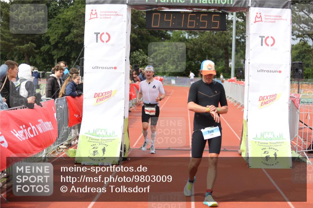 14.06.2026 - 7 Türme Triathlon Andreas Tolksdorf http://msf.ph/oto/9803009 14.06.2026 15:16:54 Ziel 877, 1144 meine-sportfotos.de