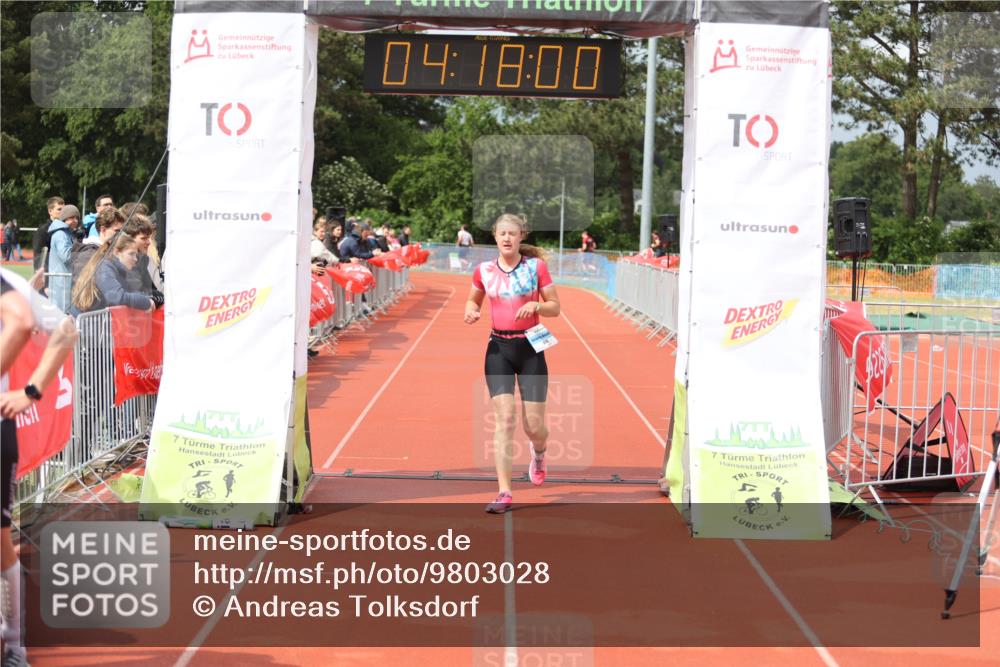 14.06.2026 - 7 Türme Triathlon Andreas Tolksdorf http://msf.ph/oto/9803028 14.06.2026 15:17:58 Ziel 976 meine-sportfotos.de