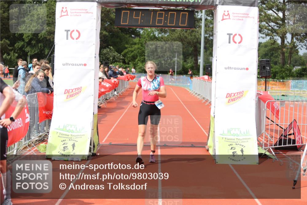 14.06.2026 - 7 Türme Triathlon Andreas Tolksdorf http://msf.ph/oto/9803039 14.06.2026 15:17:59 Ziel 976 meine-sportfotos.de
