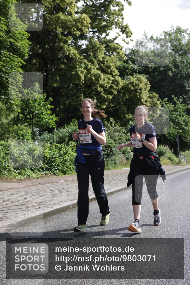 14.06.2026 - REWE Women's Run Jannik Wohlers http://msf.ph/oto/9803071 14.06.2026 10:17:32 Laufen 11052, 50, 11053 meine-sportfotos.de