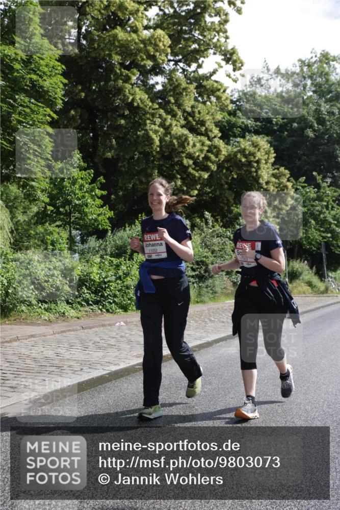 14.06.2026 - REWE Women's Run Jannik Wohlers http://msf.ph/oto/9803073 14.06.2026 10:17:32 Laufen 11052, 11053 meine-sportfotos.de