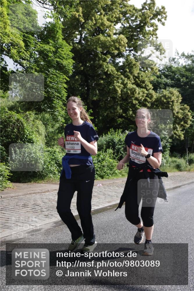14.06.2026 - REWE Women's Run Jannik Wohlers http://msf.ph/oto/9803089 14.06.2026 10:17:32 Laufen 11052, 7, 11053 meine-sportfotos.de