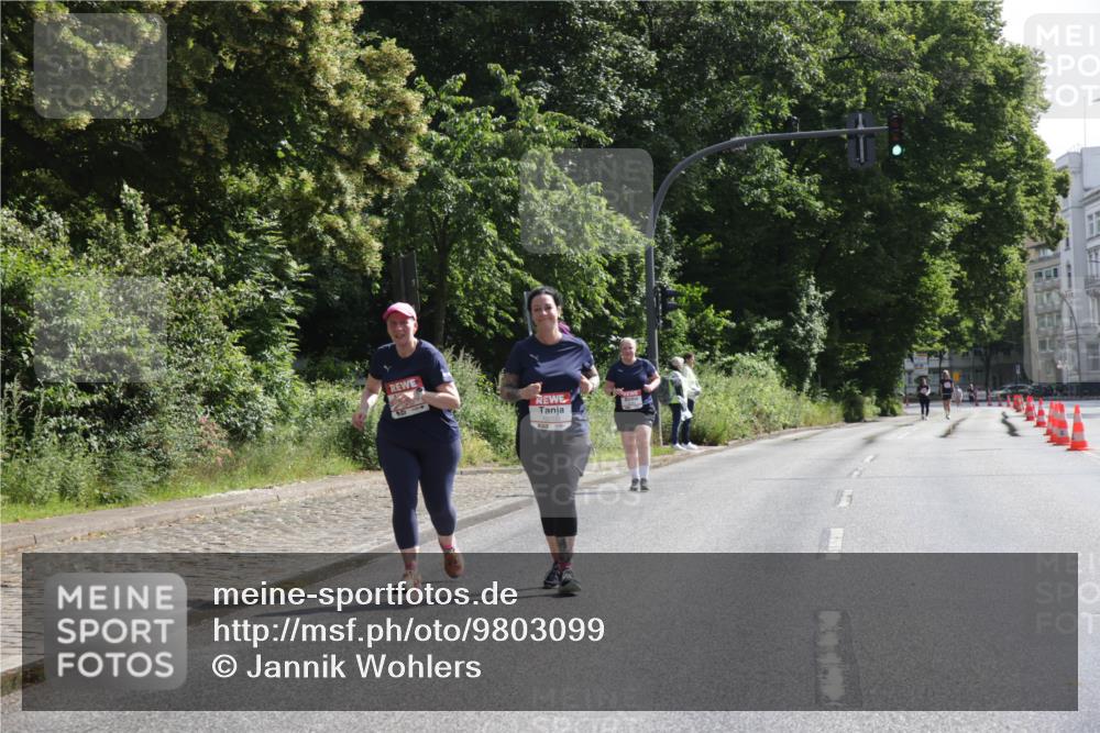 14.06.2026 - REWE Women's Run Jannik Wohlers http://msf.ph/oto/9803099 14.06.2026 10:17:48 Laufen 10700 meine-sportfotos.de