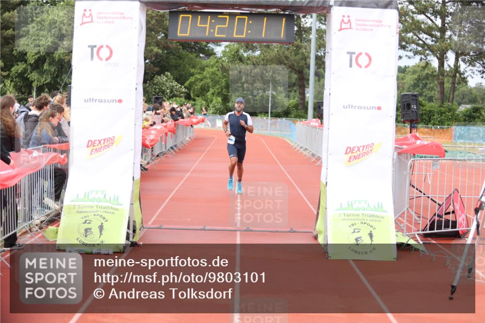 14.06.2026 - 7 Türme Triathlon Andreas Tolksdorf http://msf.ph/oto/9803101 14.06.2026 15:20:09 Ziel 942 meine-sportfotos.de