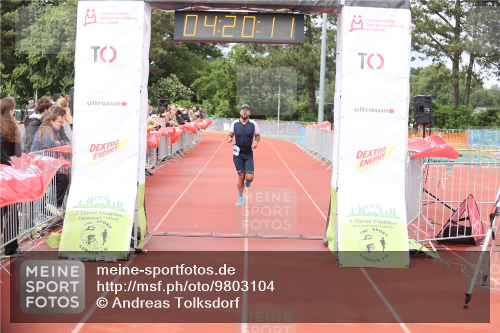 14.06.2026 - 7 Türme Triathlon Andreas Tolksdorf http://msf.ph/oto/9803104 14.06.2026 15:20:09 Ziel 942 meine-sportfotos.de