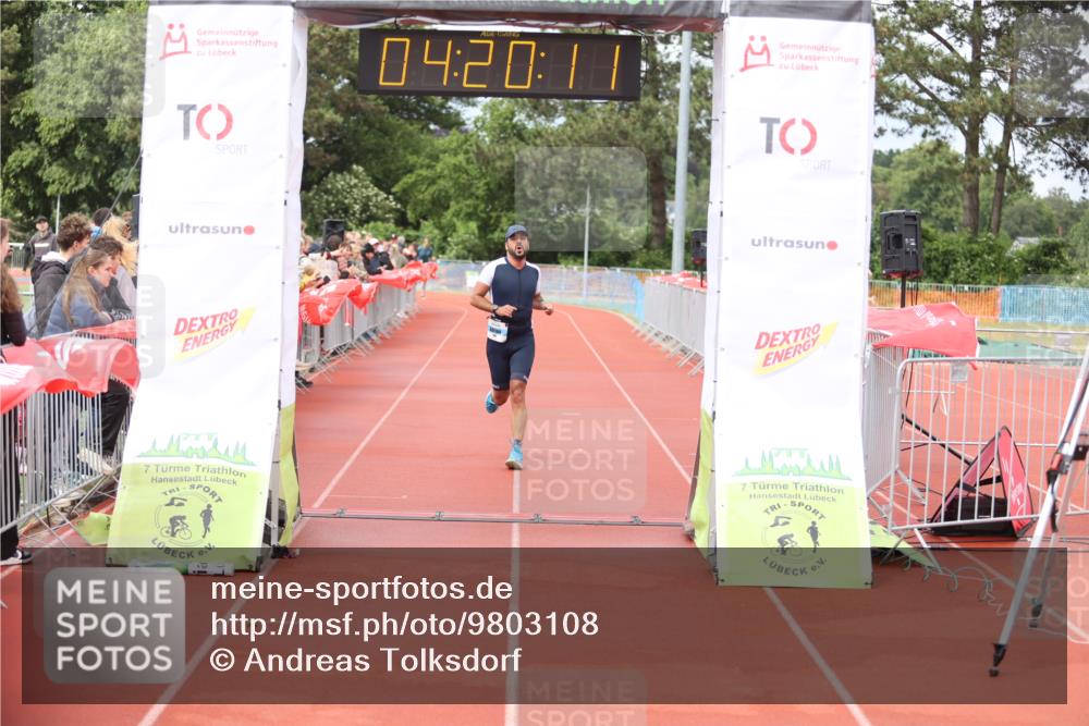 14.06.2026 - 7 Türme Triathlon Andreas Tolksdorf http://msf.ph/oto/9803108 14.06.2026 15:20:09 Ziel 942 meine-sportfotos.de