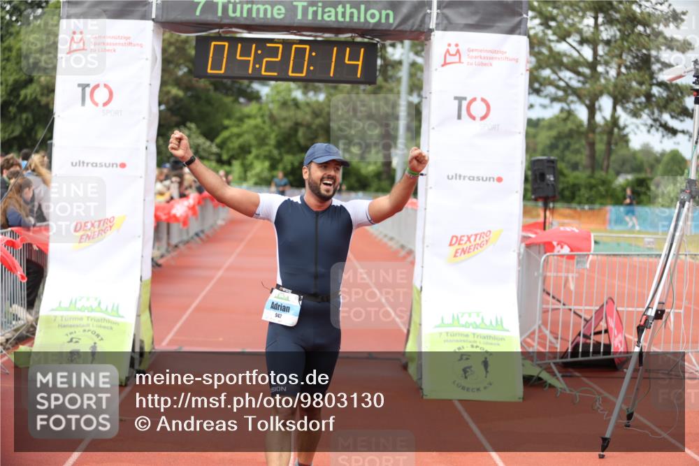 14.06.2026 - 7 Türme Triathlon Andreas Tolksdorf http://msf.ph/oto/9803130 14.06.2026 15:20:13 Ziel 942 meine-sportfotos.de