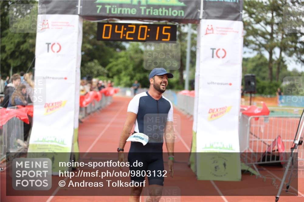 14.06.2026 - 7 Türme Triathlon Andreas Tolksdorf http://msf.ph/oto/9803132 14.06.2026 15:20:13 Ziel 942 meine-sportfotos.de