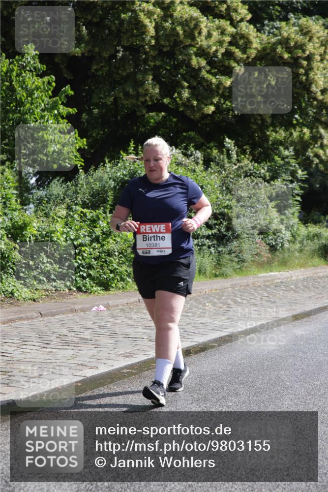 14.06.2026 - REWE Women's Run Jannik Wohlers http://msf.ph/oto/9803155 14.06.2026 10:17:56 Laufen 10381, 57 meine-sportfotos.de