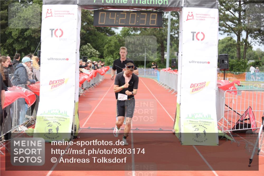 14.06.2026 - 7 Türme Triathlon Andreas Tolksdorf http://msf.ph/oto/9803174 14.06.2026 15:20:36 Ziel 947, 1014, 1157 meine-sportfotos.de