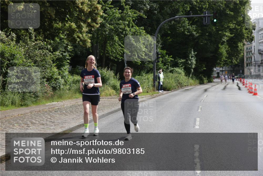 14.06.2026 - REWE Women's Run Jannik Wohlers http://msf.ph/oto/9803185 14.06.2026 10:18:21 Laufen 10562 meine-sportfotos.de