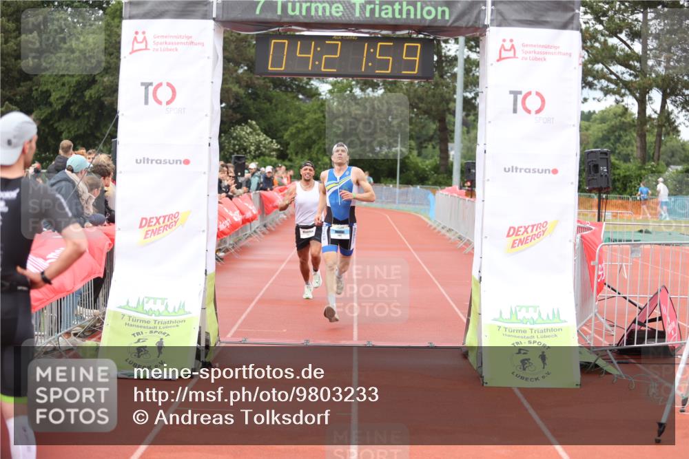 14.06.2026 - 7 Türme Triathlon Andreas Tolksdorf http://msf.ph/oto/9803233 14.06.2026 15:21:58 Ziel 890, 1102 meine-sportfotos.de